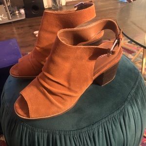 Chinese Laundry Dirty Laundry peep toe shoes